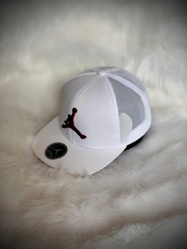 Mũ Snapback JD - Logo thêu đen đỏ